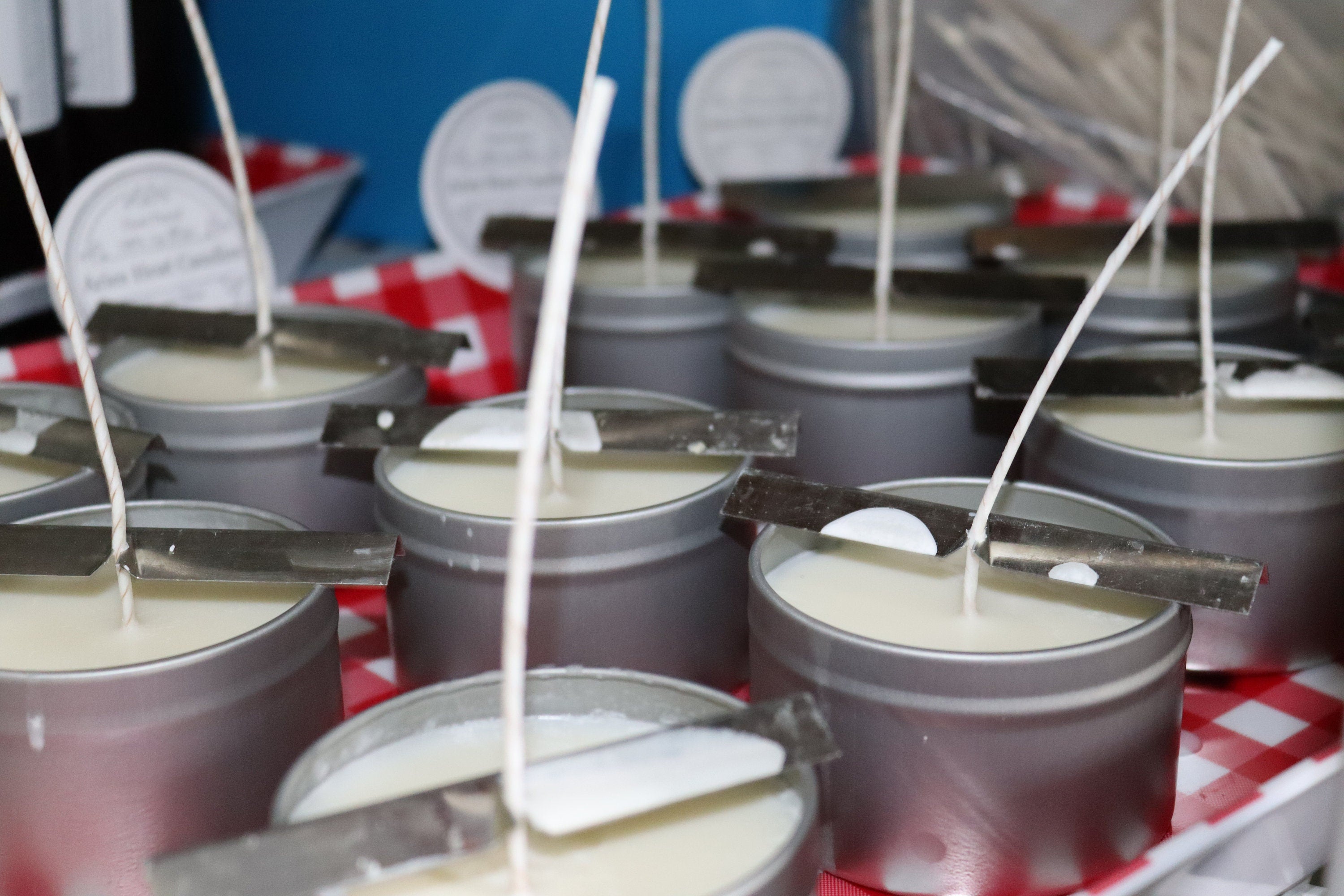 Sandalwood Soy scented 8oz Candle in Silver or Gold Travel Tin