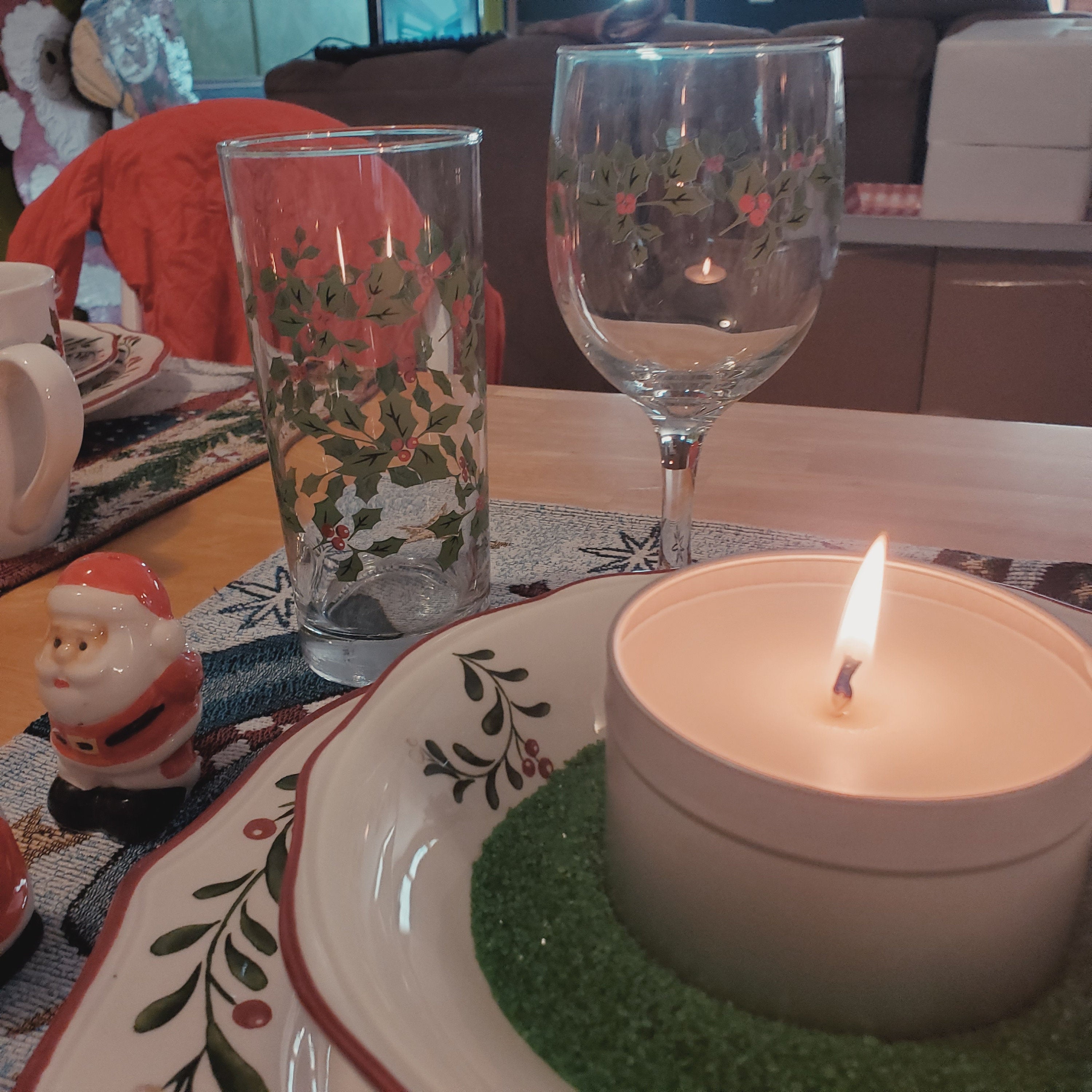 White Birch scented 8oz Candle in Silver or Gold Travel Tin