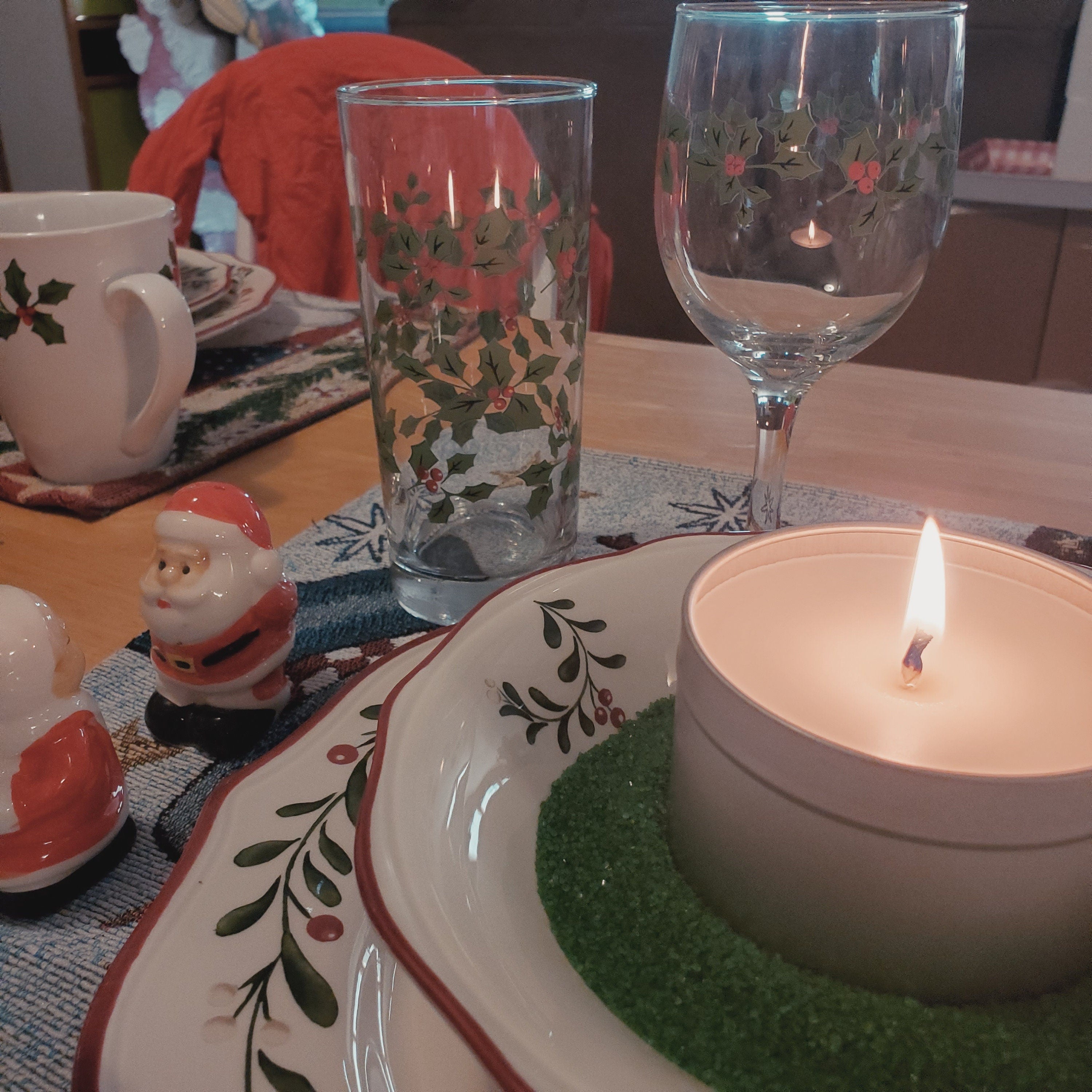 Wassail  scented 8oz Tin Candle