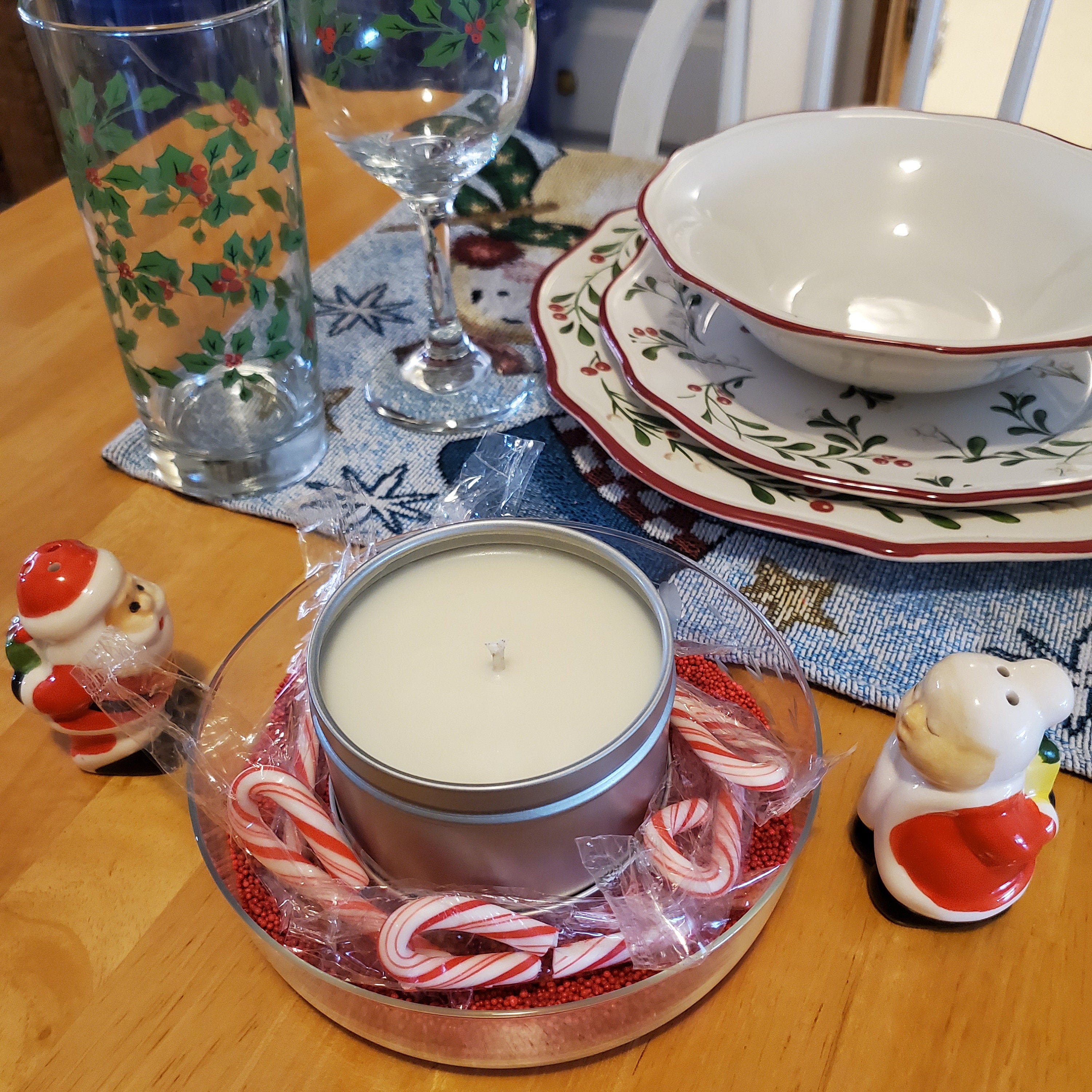 White Birch scented 8oz Candle in Silver or Gold Travel Tin