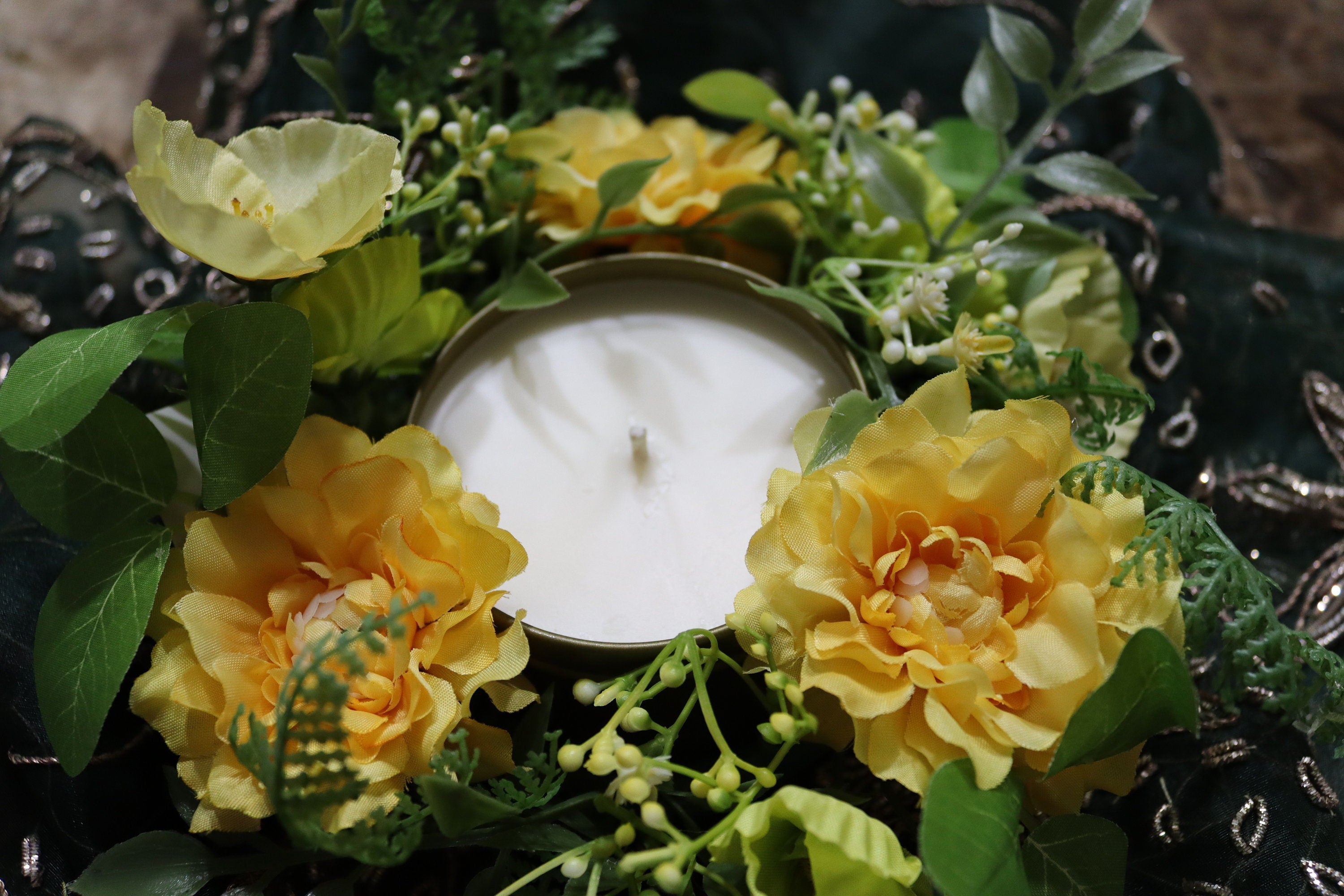 Gardenia Soy Wax Scented 8oz Candle Silver or Gold Travel Tin