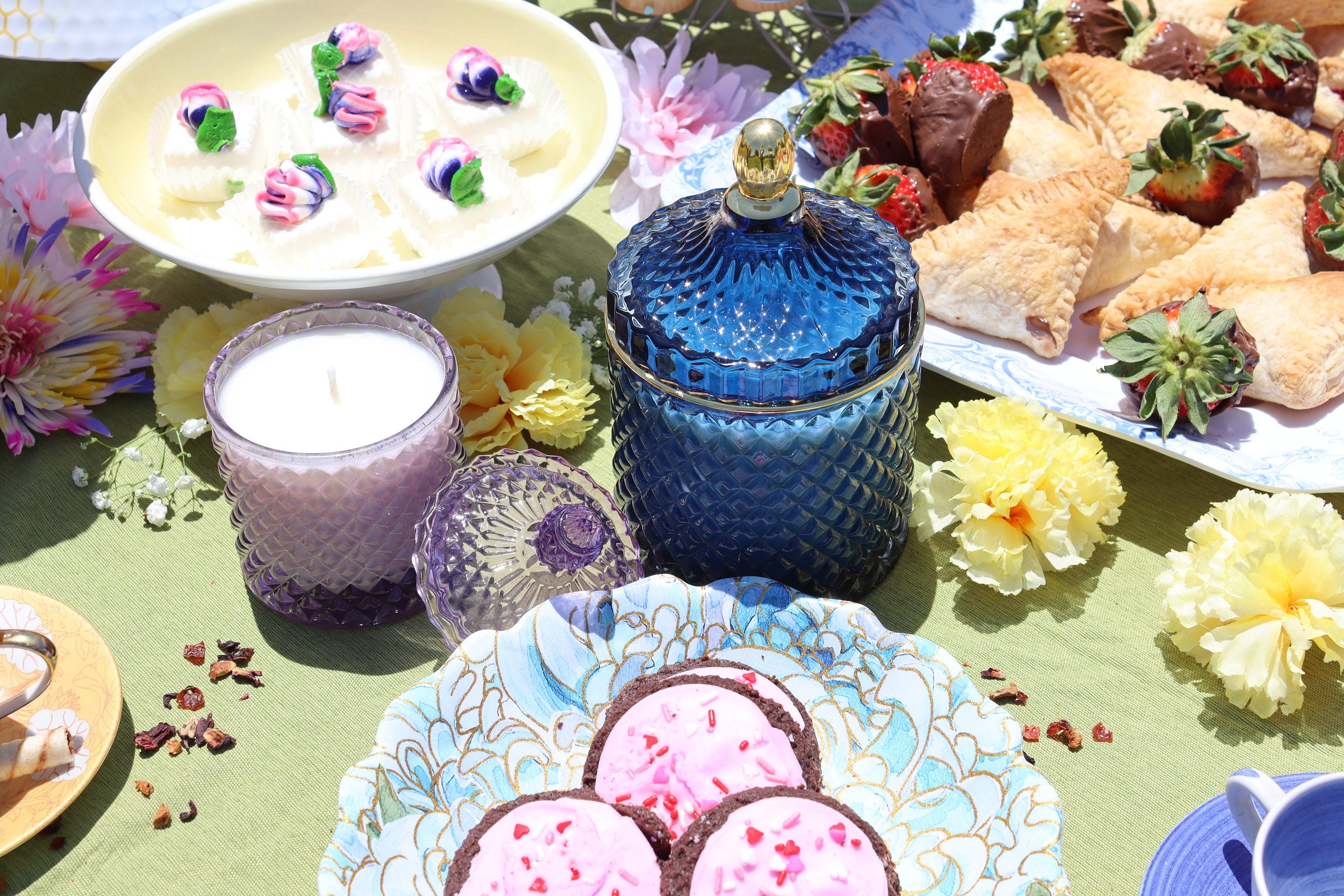 Soy Candle 8.5oz in Purple Diamond Glass Jar