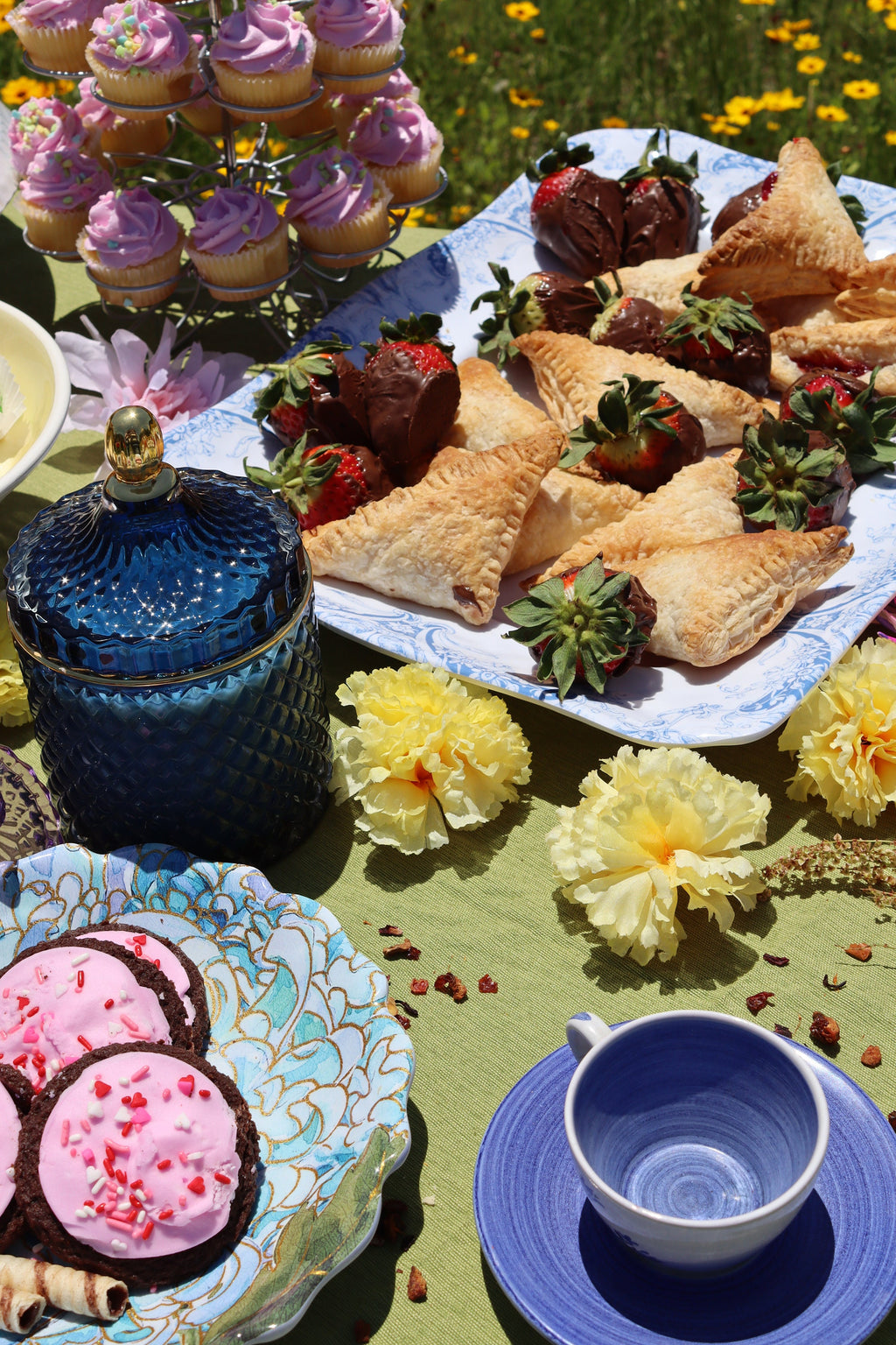 Soy Candle 24oz in Blue Diamond Glass Jar