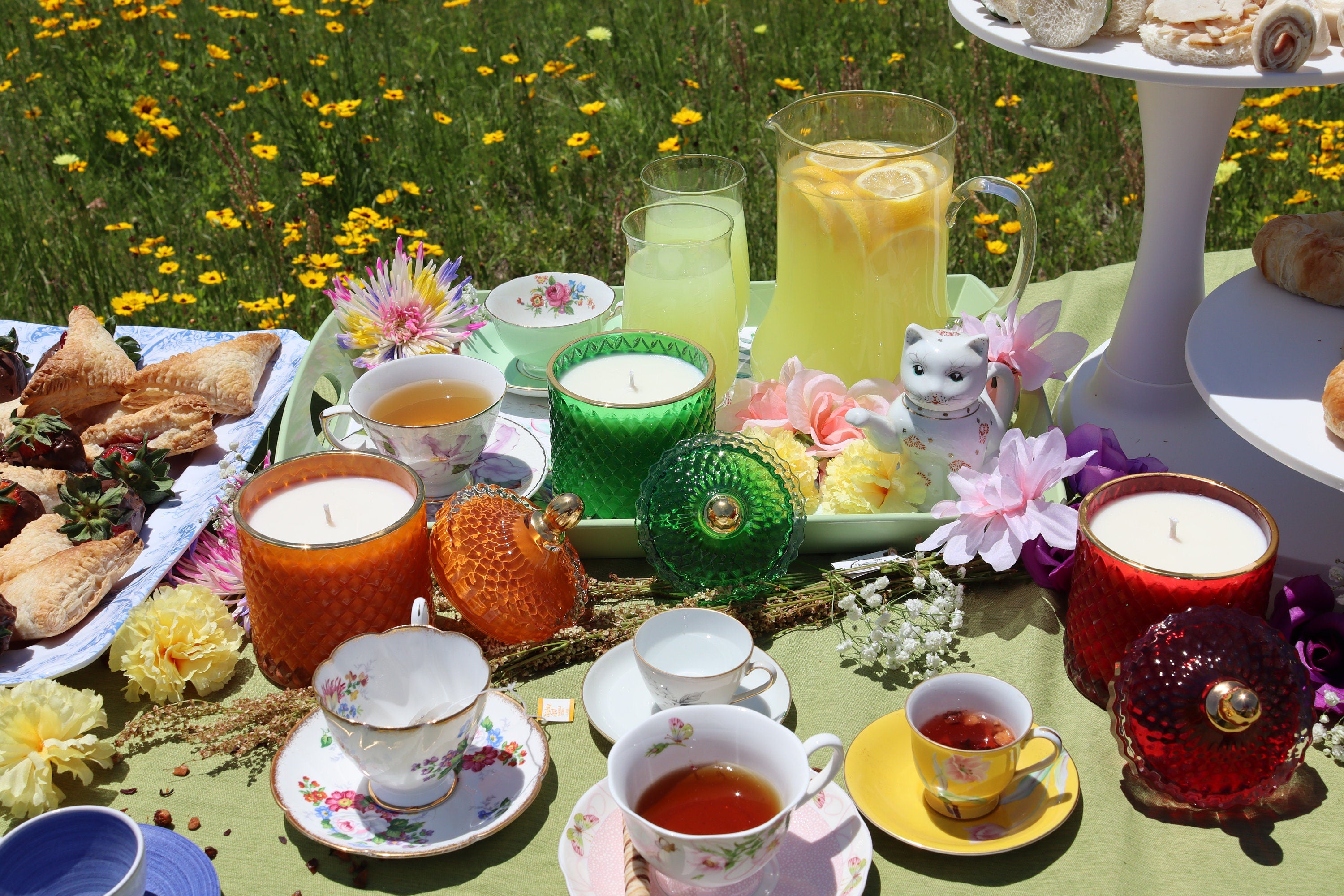 Soy Candle 8.5oz in Bubble Colored Diamond Glass Jar